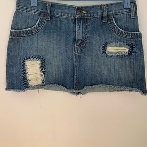 RIP CURL DISTRESSED DENIM SKIRT SIZE 5